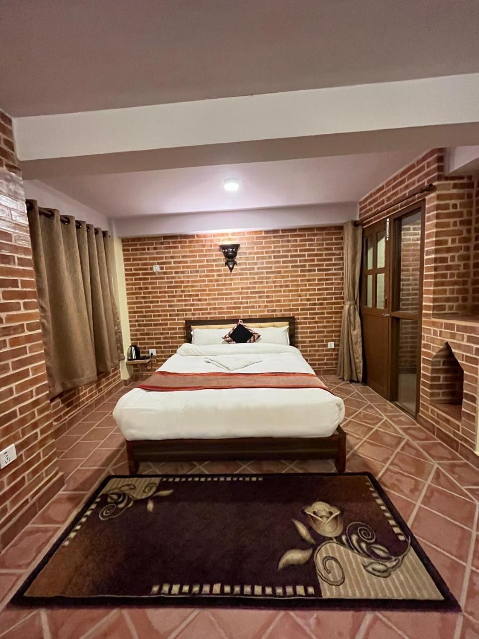 Hotel Durbar Side Bhatgoan 外观 照片