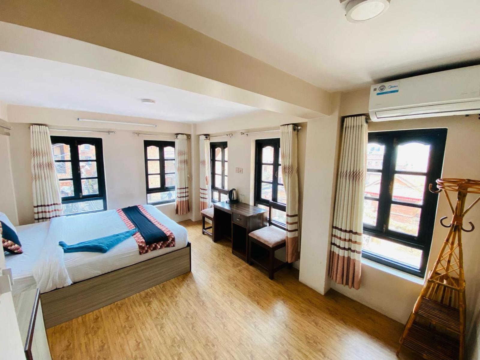 Hotel Durbar Side Bhatgoan 外观 照片