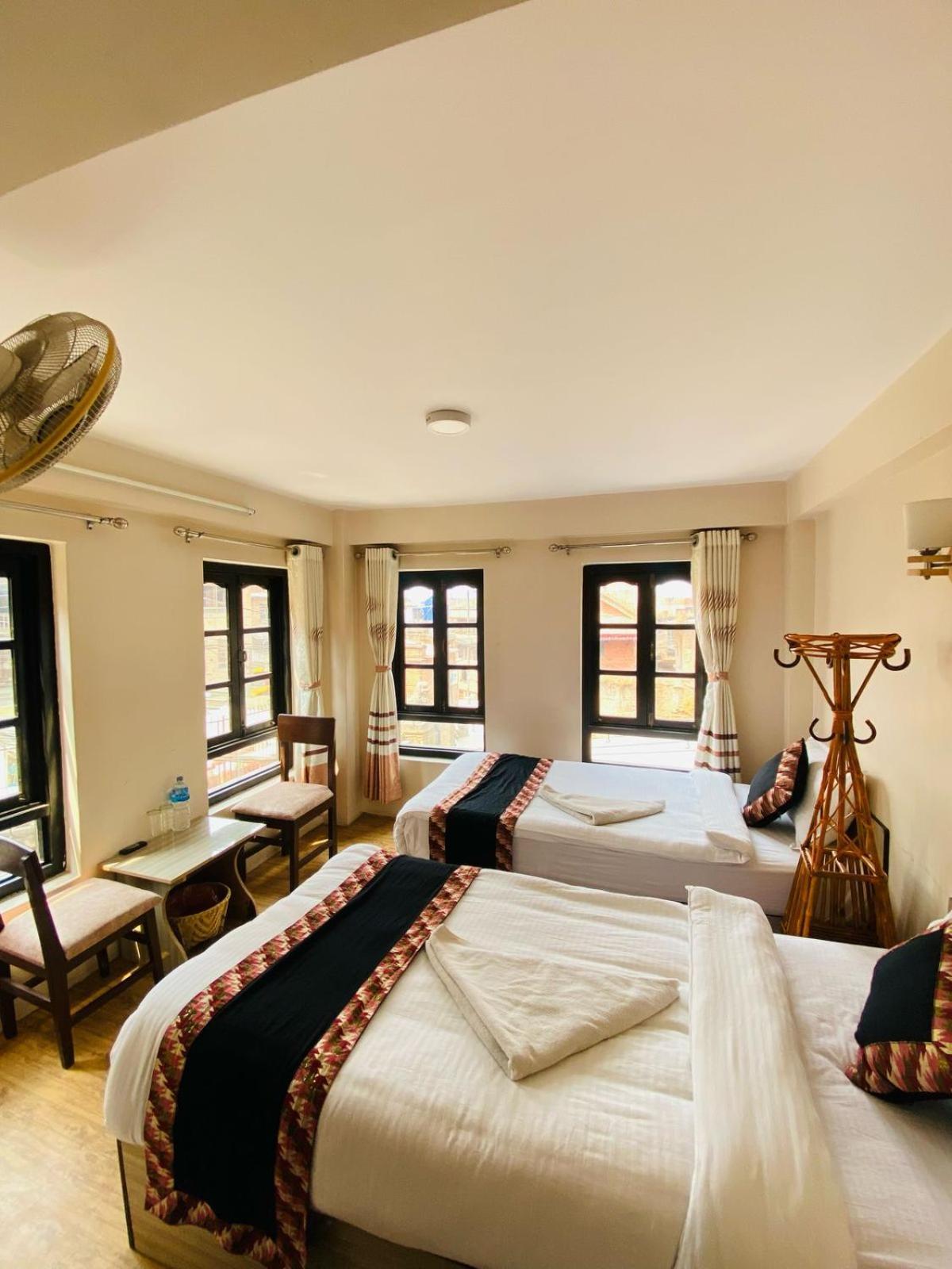 Hotel Durbar Side Bhatgoan 外观 照片